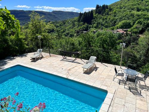 La Roseraie - Gite avec piscine en Cévennes