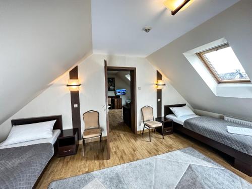 Quadruple Room image 7