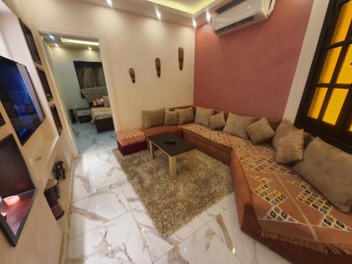 Cozy 2-bedroom apt next to a swimming pool in Delta Sharm Resort 108-115