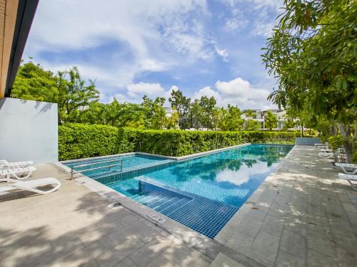 Spacious 3bd Townhouse in Laguna park - 수영장