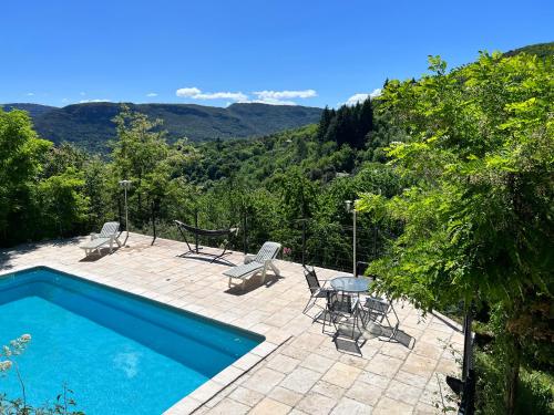 La Roseraie - Gite avec piscine en Cévennes