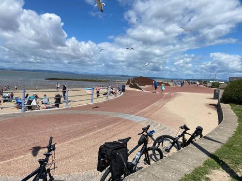 Shore Enough - Morecambe Sea Front Apartment