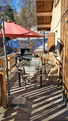 Ski-in/Ski-out Chalet, Quiet Location, and Jacuzzi