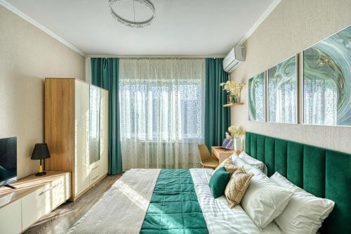 Green Boutique - квартира в изумрудных оттенках на Мынбаева