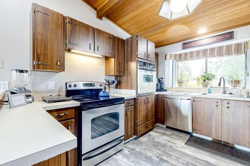 Resting Eagle Beach House in Bremerton (WA)