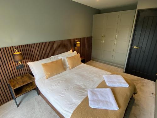 Luxury 2 Bedroom Apartment w/ Free Parking
