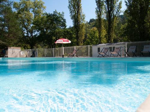 Camping L'Ondine de Provence - Camping - La Motte-Chalancon