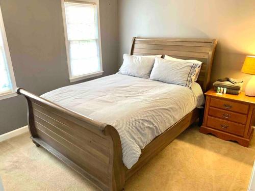 *Spacious King Suite- central to Duke/UNC/Airport