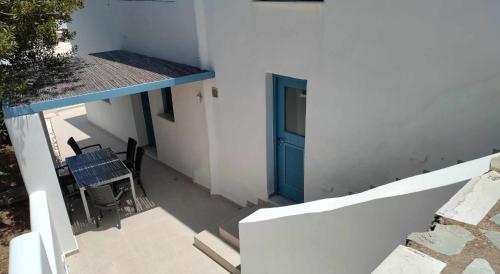 E & I Lefkes Studio Paros