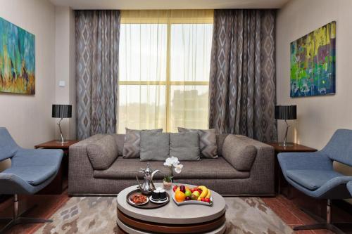 Executive Suite image 7