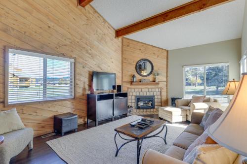 Dog-Friendly Pagosa Springs Condo with Fireplace!