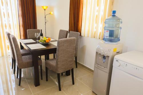 Berg Apartments - image 12