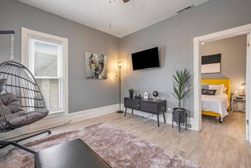 Retreat Suite 3 Modern Getaway in Grand Rapids, USA