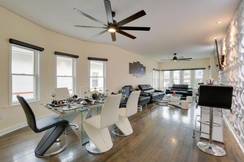 13 Mi to Dtwn Chicago Maywood Home with Fireplace in Maywood, USA