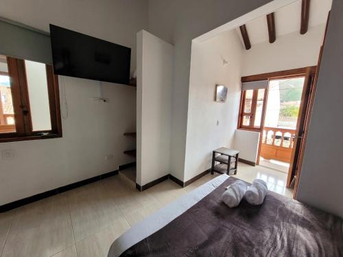 Quadruple Room with Balcony image 2