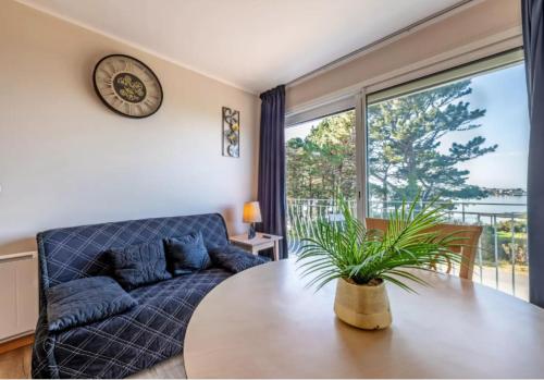 Appartement avec vue mer sur la baie de Locquirec balcon et piscine intérieure