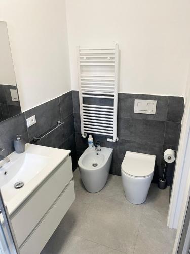 Deluxe Apartment Self Check in Parking, Genova (photo 8)