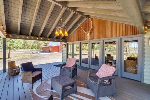 Fire Pit and Grill Waterfront Cabin in Lakeside!