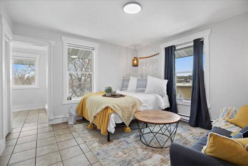 . Unit 5: Sun drenched studio with tranquil vibes