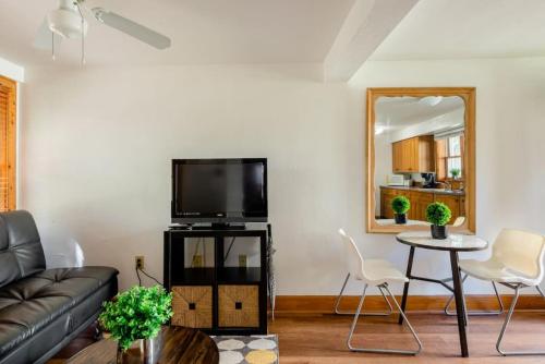 Belong Downtown 1br 1ba in Gainesville, USA
