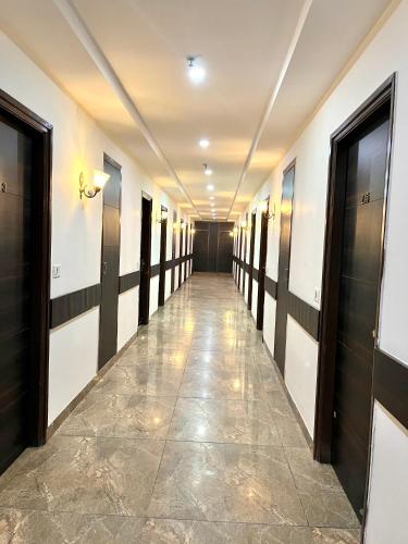 Hotel JB Residency !! Luxurious & Royal Balcony Rooms !! Large Rooms