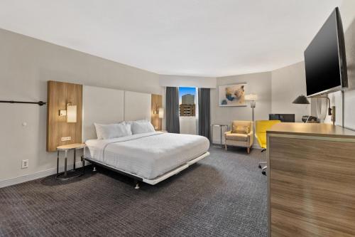 Crowne Plaza Houston Med Ctr-Galleria Area By IHG near The Music Box Theater