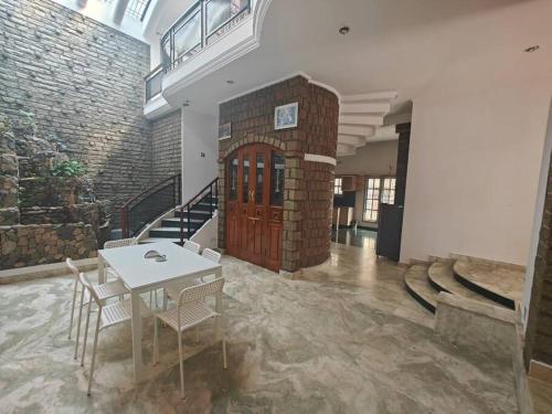 Villa image 1