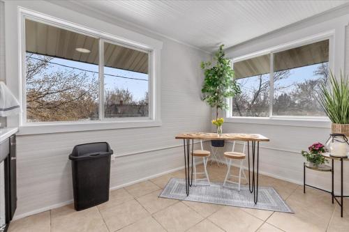 . Unit 6: Sleek and modern 1 bedroom