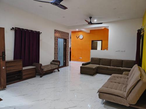 Five-Bedroom House image 3