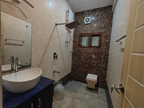 Five-Bedroom House image 1