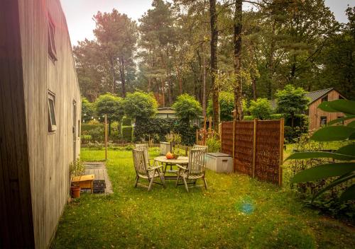 Tiny House Hilver - uniek en sfeervol huisje middenin het bos