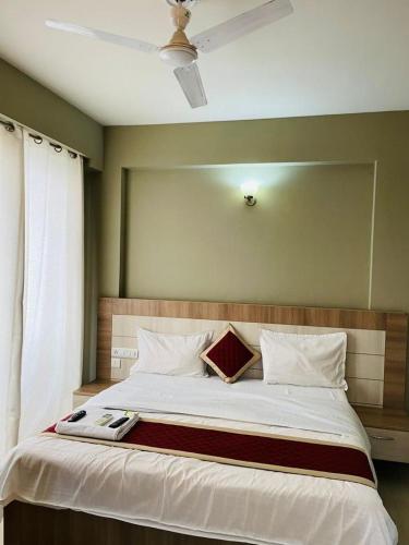 Apartment with Balcony room in Omaxe krishna luxury stays