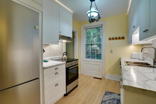 Historic Home in Taylors Falls with Patio and Fire Pit in Taylors Falls, USA