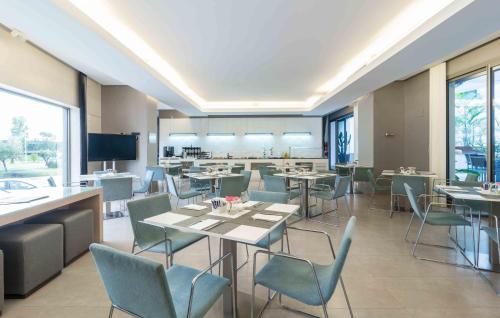 ผับ/เลาจน์, Suittes Hotel in อัลเจซิราส