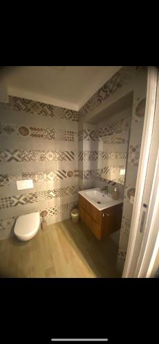 Double Room image 3