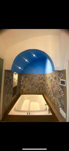 Quadruple Room with Bath image 8