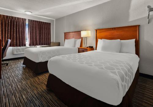 Magnuson Hotel Detroit Airport in Romulus, USA
