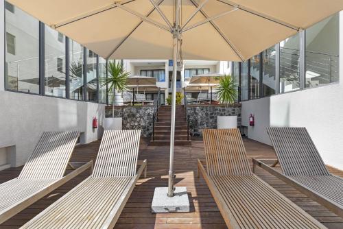 One Bay Penthouse - Tap to explore photos