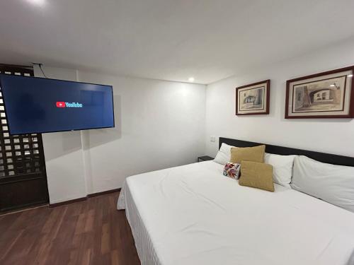 Lindas Suites Eugenio Sue Room Type - King Room
