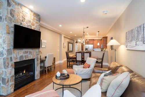 Two-Bedroom Apartment room in River Club 207