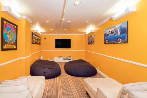 Two-Bedroom Apartment image 2