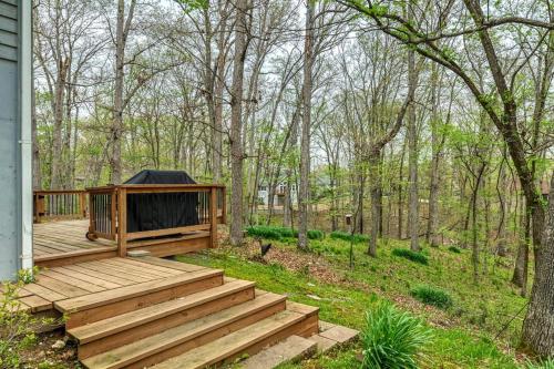 Woodland View by Sarah Bernard Chalets, House near Golf Course and Aspen Center