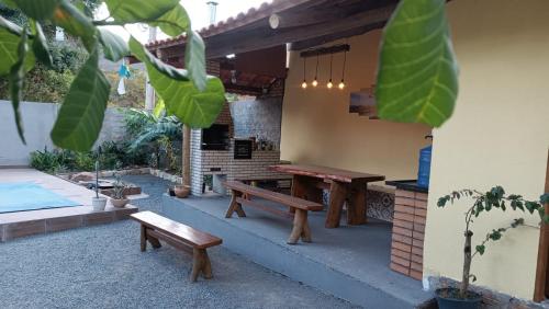 Casa integrada com a natureza