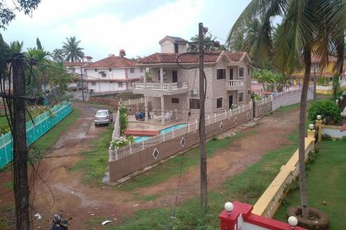 Villa Morning Glory - 4BHK Luxury Home near the Beach