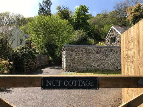 Nut Cottage - Pentewan Valley