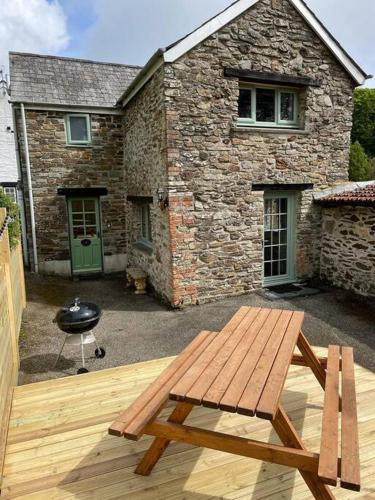 Nut Cottage - Pentewan Valley