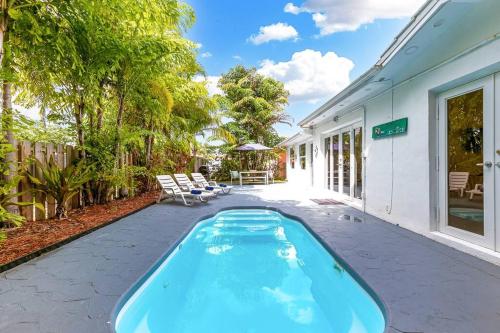 5BD House - Pool+BBQ+King beds - 3 min to beach