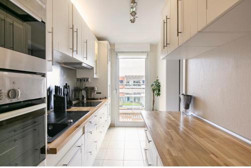 Appartement climatisé 3 étoiles T3 chic à Strasbourg avec billard et terrasse, Strasburgo (foto 11)