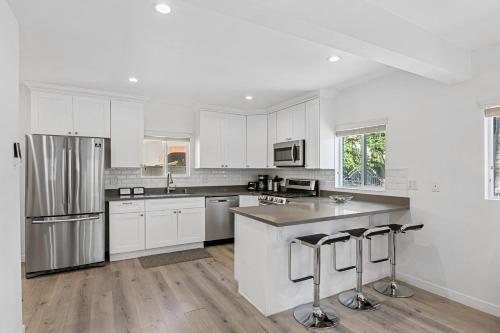 Mid-City Charm 2 BR 2 Bath with Parking 1, Los Angeles (zdjęcie 2)