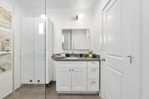 Miracle Mile Chic 1 BR Bungalow Apt Parking Unit 2, Los Angeles (zdjęcie 3)
